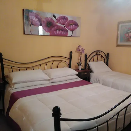 Donna Maria לינה וארוחת בוקר